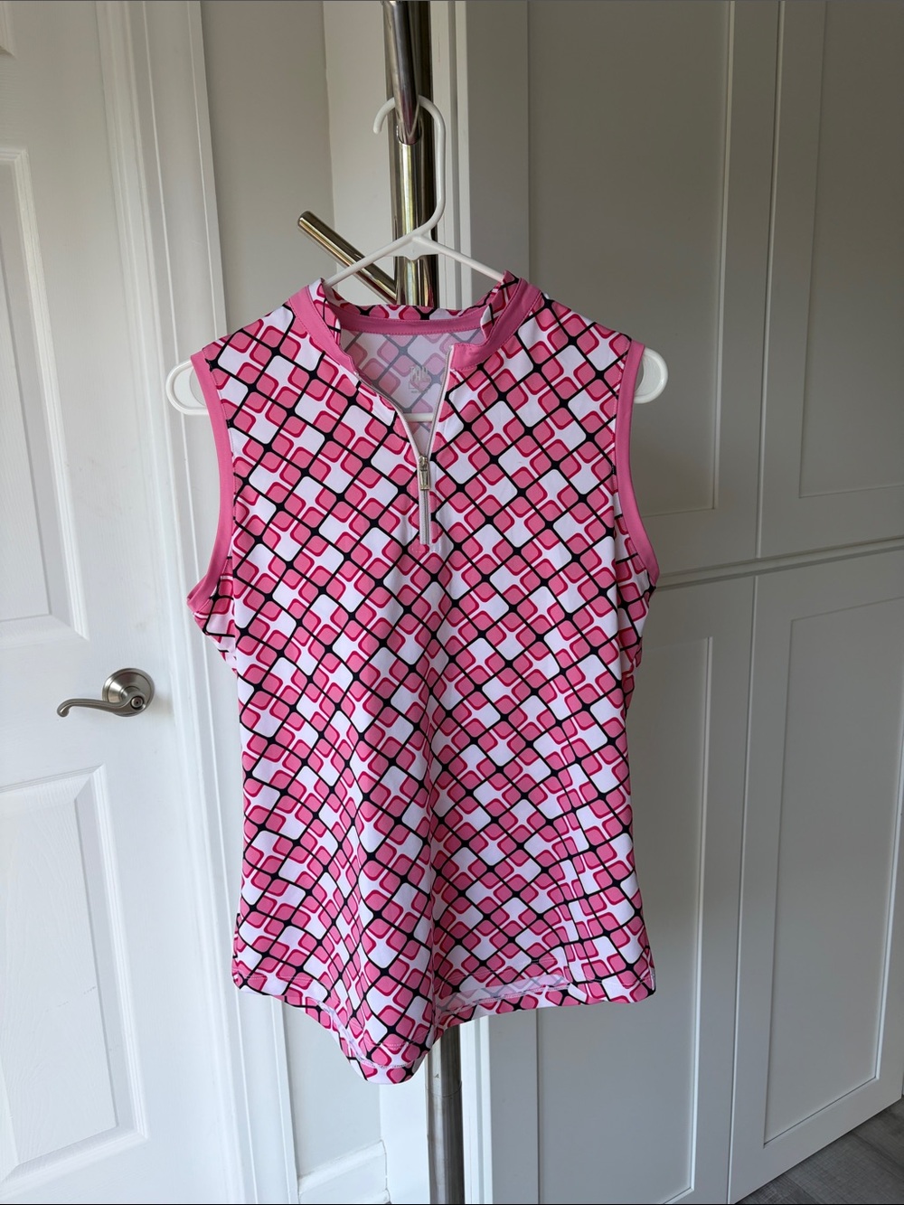 Tail Pink Geometric Sleeveless Tank with Zip, Size L.